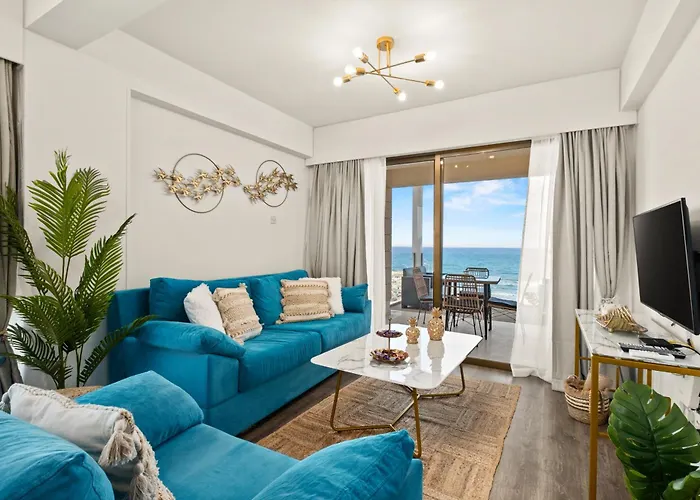 Lazuli Sea View Beachfront Ap 254 Ларнака