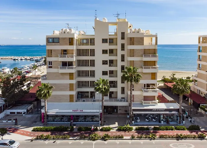 Lazuli Sea View Beachfront Ap 254 * Larnaca