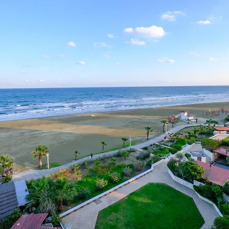 Lazuli Sea View Beachfront Ap 254 * ラルナカ